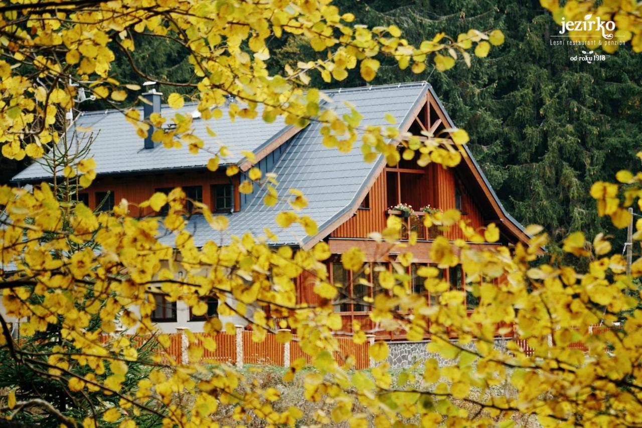Jezirko Lesni Restaurant & Penzion Jáchymov Exterior photo
